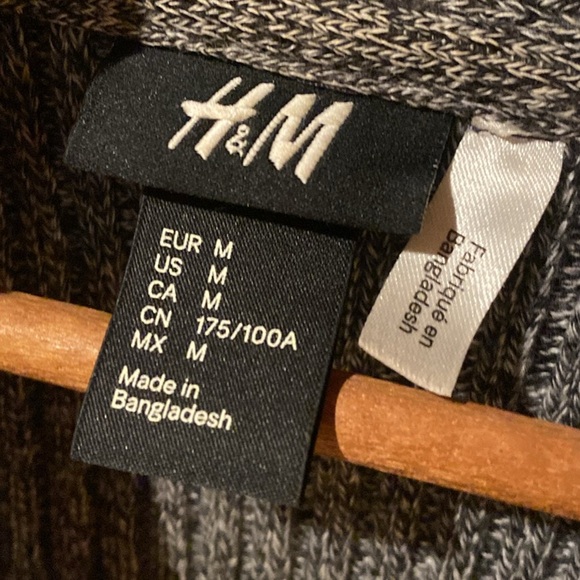 H&M Cardigan - heavy warm. Fits large. I’m 6’3 and it’s great. - Picture 3 of 3